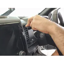 Brodit RHD ProClip f�r Nissan Frontier, ab Bj. 2022 bis 2024 (Nur Rechtslenker!), Abbildung 2