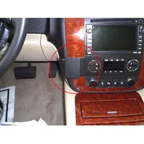 Brodit ProClip f�r Chevrolet Suburban, ab Bj. 2007 bis 2014 (Nur f�r Modelle die 2 L�ftungsausl�sse in der Mitte haben)