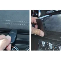 Brodit ProClip f�r Mazda CX-3, ab Bj. 2019 bis 2023 (nur f�r Modelle mit Polsterung zwischen Mittelkonsole und L�ftung), Abbildung 1