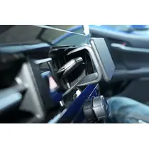 Brodit ProClip f�r Toyota Camry, ab Bj. 2021 bis 2024, Abbildung 3