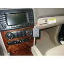 ProClip Halter Mercedes Benz M-Klasse + ML / Brodit ProClip f�r Mercedes ML / M-Klasse (W164) ab Bj. 2005 bis 11/2011 (NUR bei Holzdekor-Ausstattung) Position: Rechts unten, rechts von der Mittelkonsole