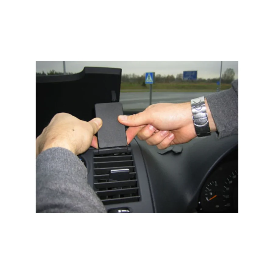 Bild 3 : 653569 : Brodit RHD ProClip für Mercedes Vito (W639), ab Bj. 2003 bis 04/2014, NUR für Modelle mit einem Fach oben auf dem Armaturenbrett (Nur Rechtslenker!)