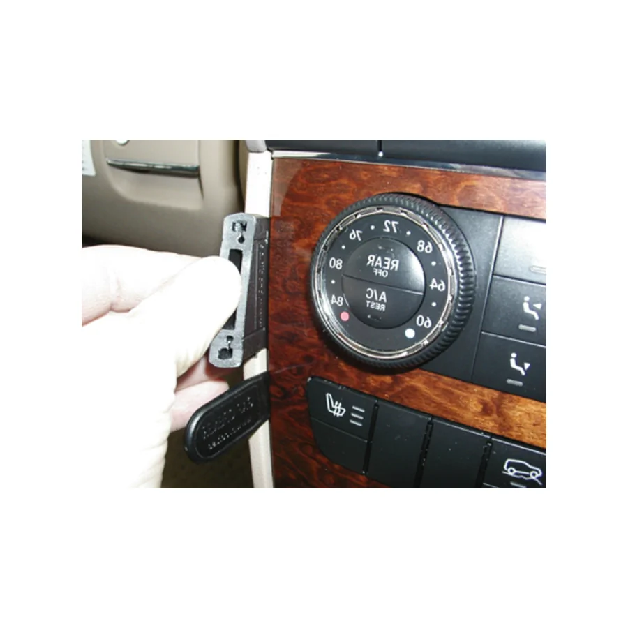 Bild 2 : 653682 : Brodit RHD ProClip für Mercedes ML / M-Klasse (W164) ab Bj. 2005 bis 11/2011 (Nur Rechtslenker!)