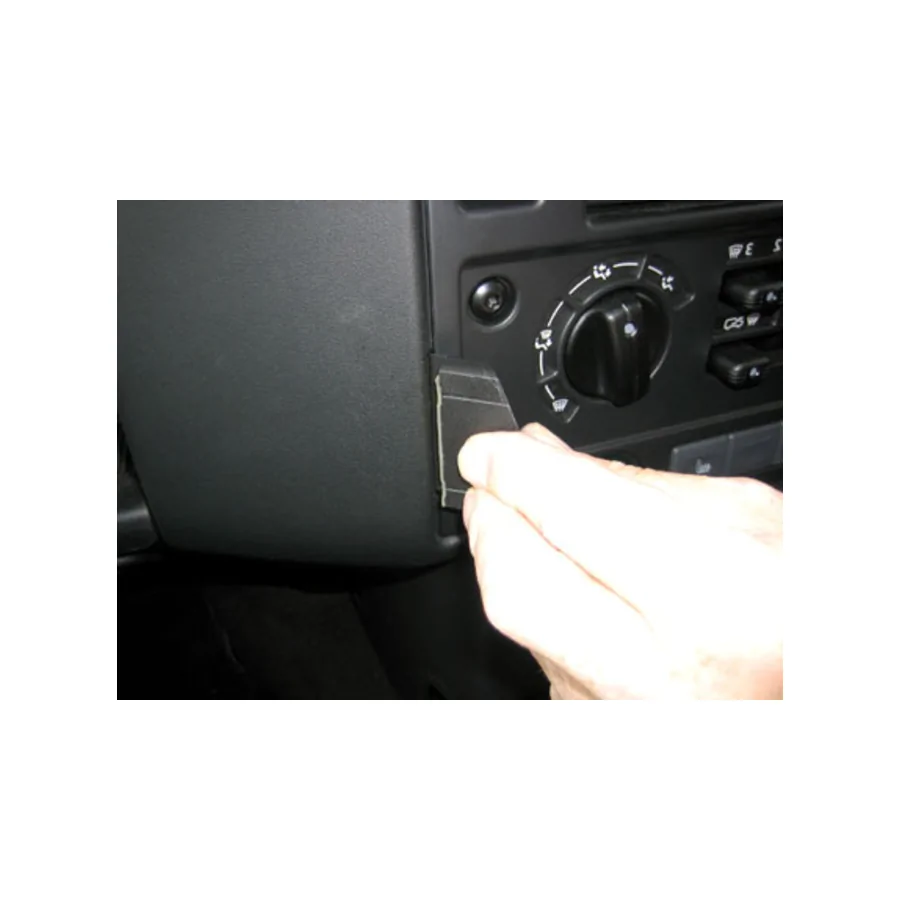 Bild 1 : 654078 : Brodit RHD ProClip für Land Rover Defender, ab Bj. 2007 bis 2016 (Nur Rechtslenker!)
