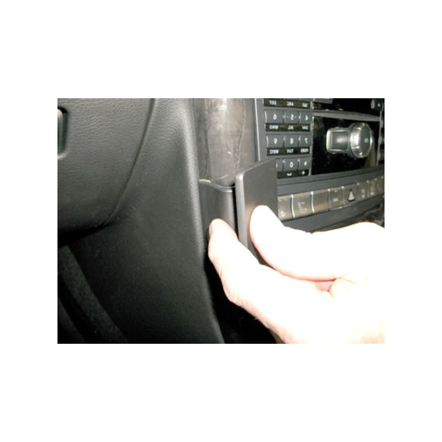Bild 3 : 654617 : Brodit RHD ProClip für Mercedes SLK-Klasse (R172), ab Bj. 2011 bis 2019 (Nur Rechtslenker!)