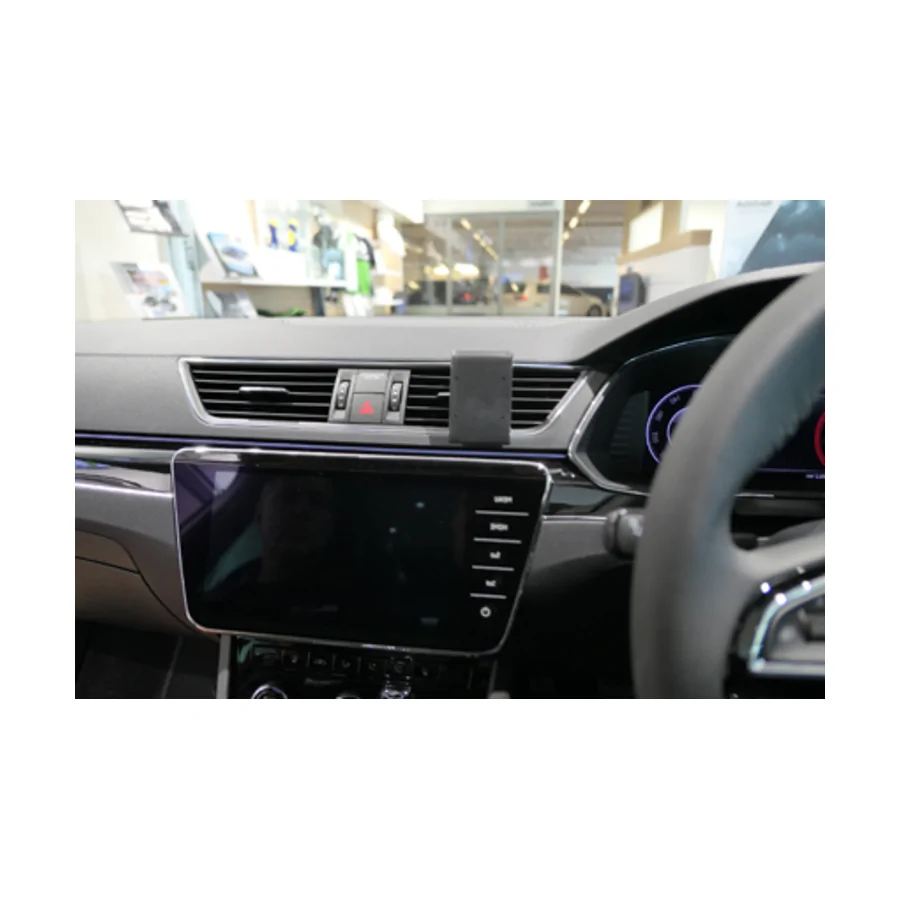 Bild 4 : 655554 : Brodit RHD ProClip für Skoda Superb III (3V) Facelift, ab Bj. 09/2019 bis 2023 (Nur Rechtslenker!)
