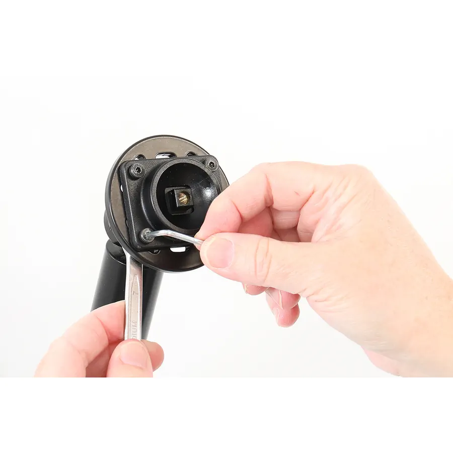 Bild 2 : 712450 : Brodit Halter Aktiv, 12/24V, für HONEYWELL CT32, für Geräte mit Gummischutzhülle und mit oder ohne Handschlaufe, Ladung über Pogo-Pins
