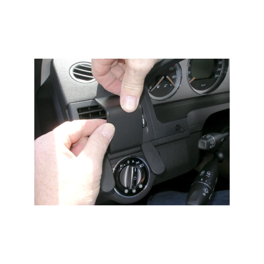 Bild 3 : 803996 : Brodit ProClip für Mercedes C-Klasse (W204), ab Bj. 03/2007 bis 02/2011