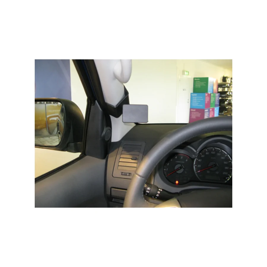 Bild 4 : 804811 : Brodit ProClip für Toyota HiLux, ab Bj. 2012 bis 2016