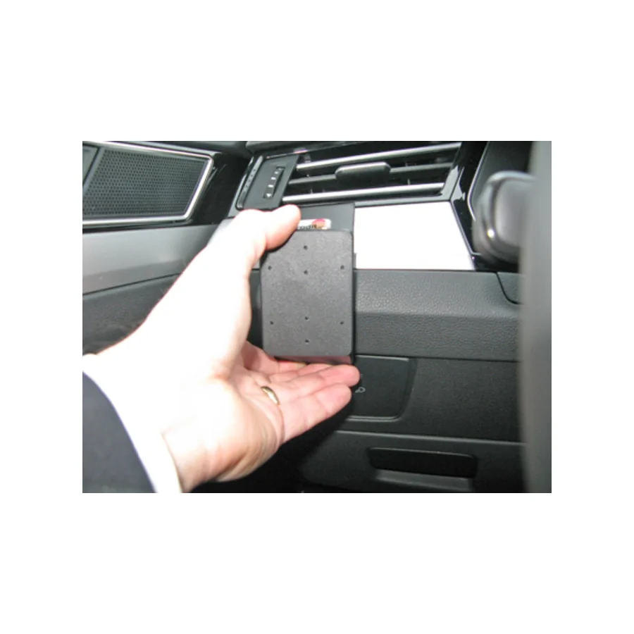 Bild 2 : 805070 : Brodit ProClip für VW Passat (B8 / B8 Facelift) ab 11/2014 bis 2023