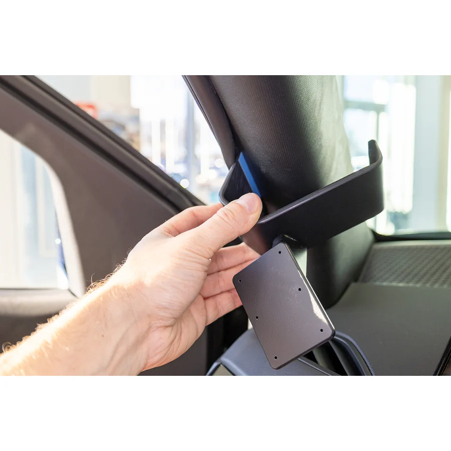 Bild 2 : 806133 : Brodit ProClip für Chevrolet Silverado EV, ab Bj. 2024