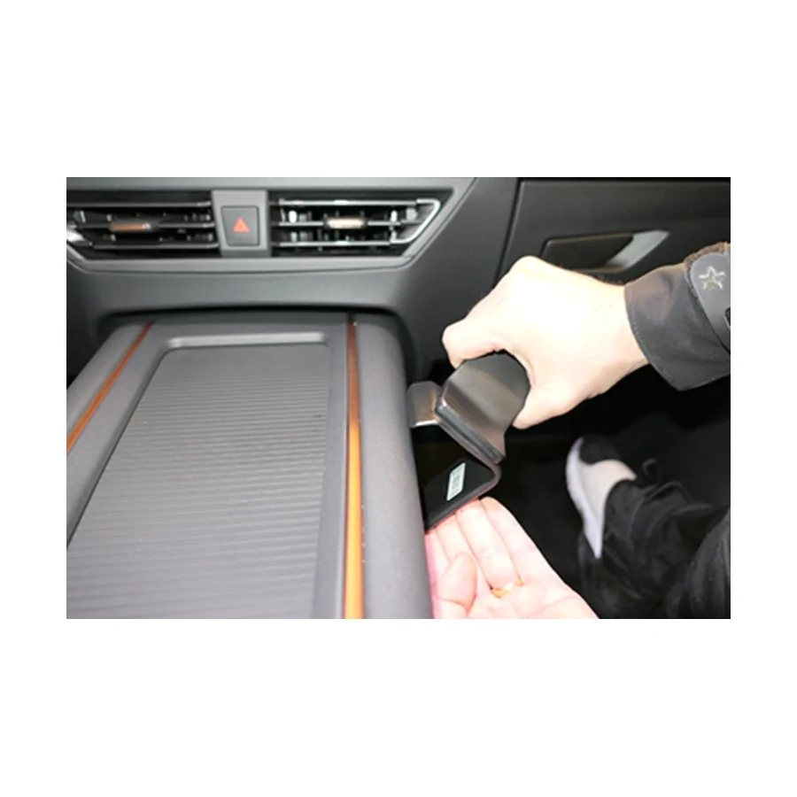 Bild 2 : 835734 : Brodit ProClip für Seat Born, ab Bj. 10/2021 bis 2024