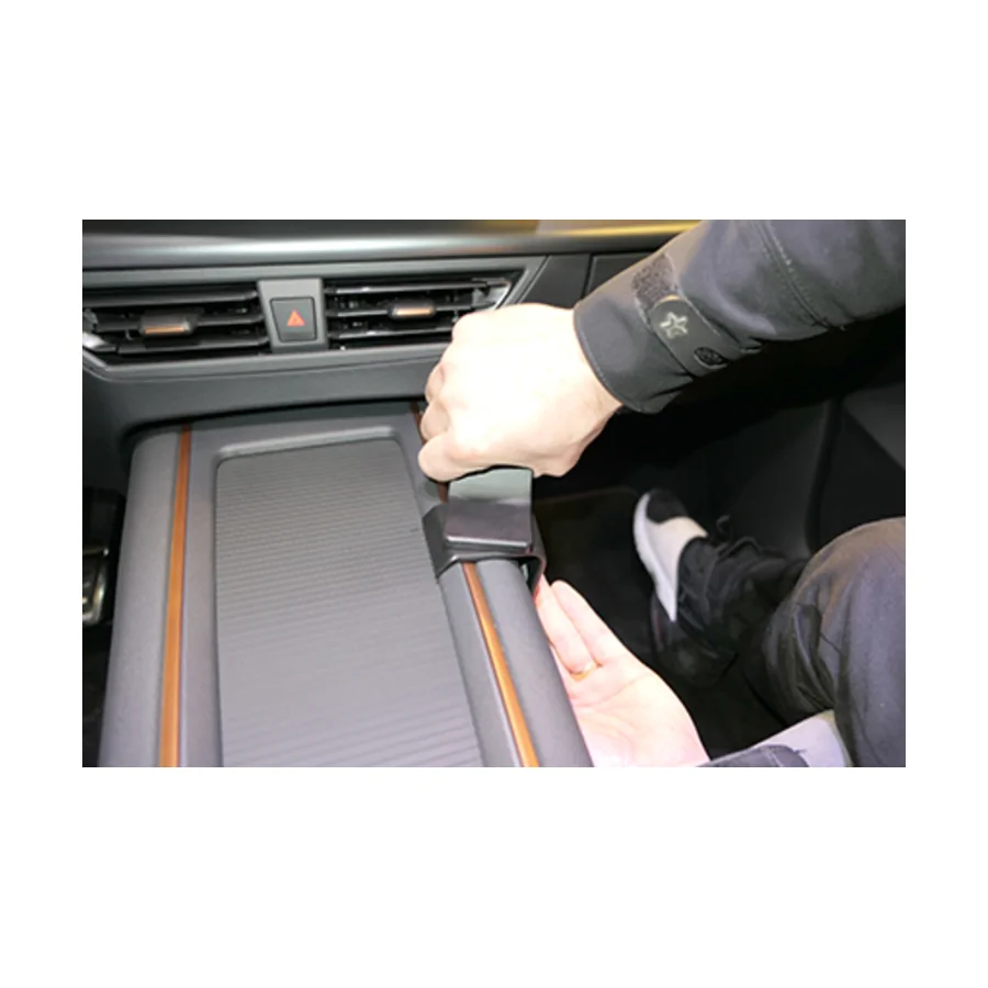 Bild 3 : 835734 : Brodit ProClip für Seat Born, ab Bj. 10/2021 bis 2024
