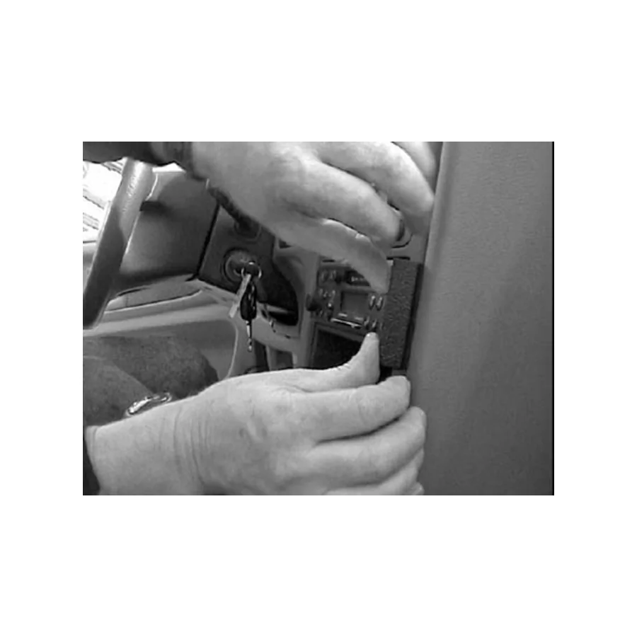 Bild 2 : 852412 : Brodit ProClip für Volvo C70, ab Bj. 1997 bis 2005