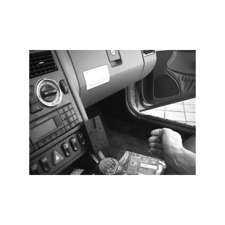 Bild 3 : 852495 : Brodit ProClip für Mercedes SLK-Klasse (R170), ab Bj. 1997 bis 2004