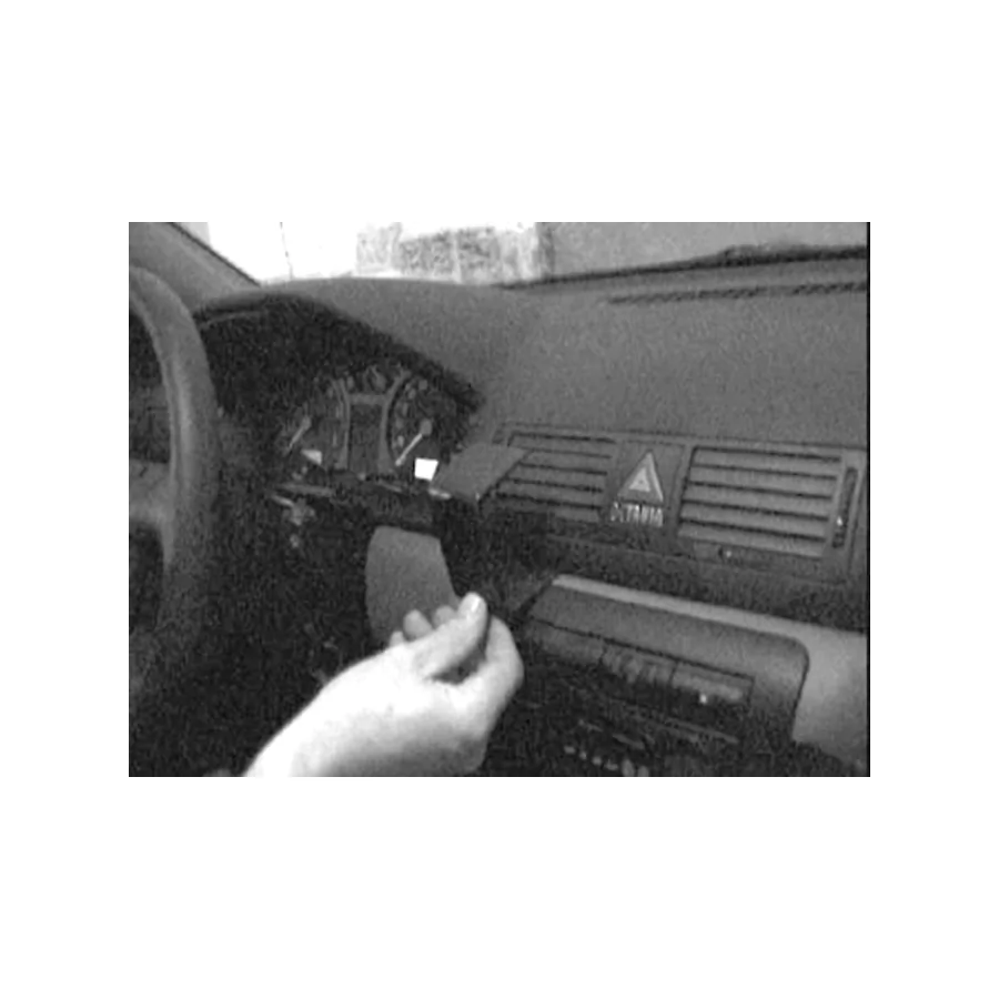 Bild 1 : 852668 : Brodit ProClip für Skoda Octavia, ab Bj. 1999 bis 2006 / NUR Ambiente 01-04, Elegance 01-04, GLX 99-00, RS 03-04, SLX 99-00, Tour 99-06
