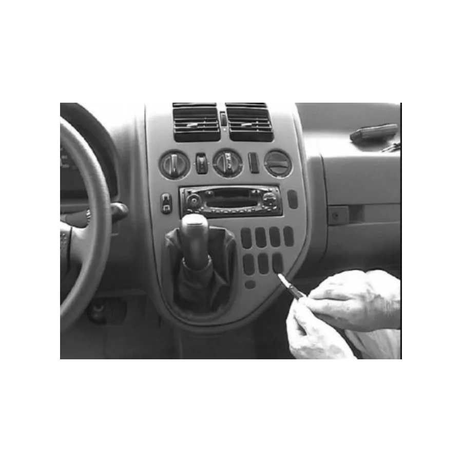 Bild 1 : 852729 : Brodit ProClip für Mercedes Vito (W638), ab Bj. 1999 bis 2003