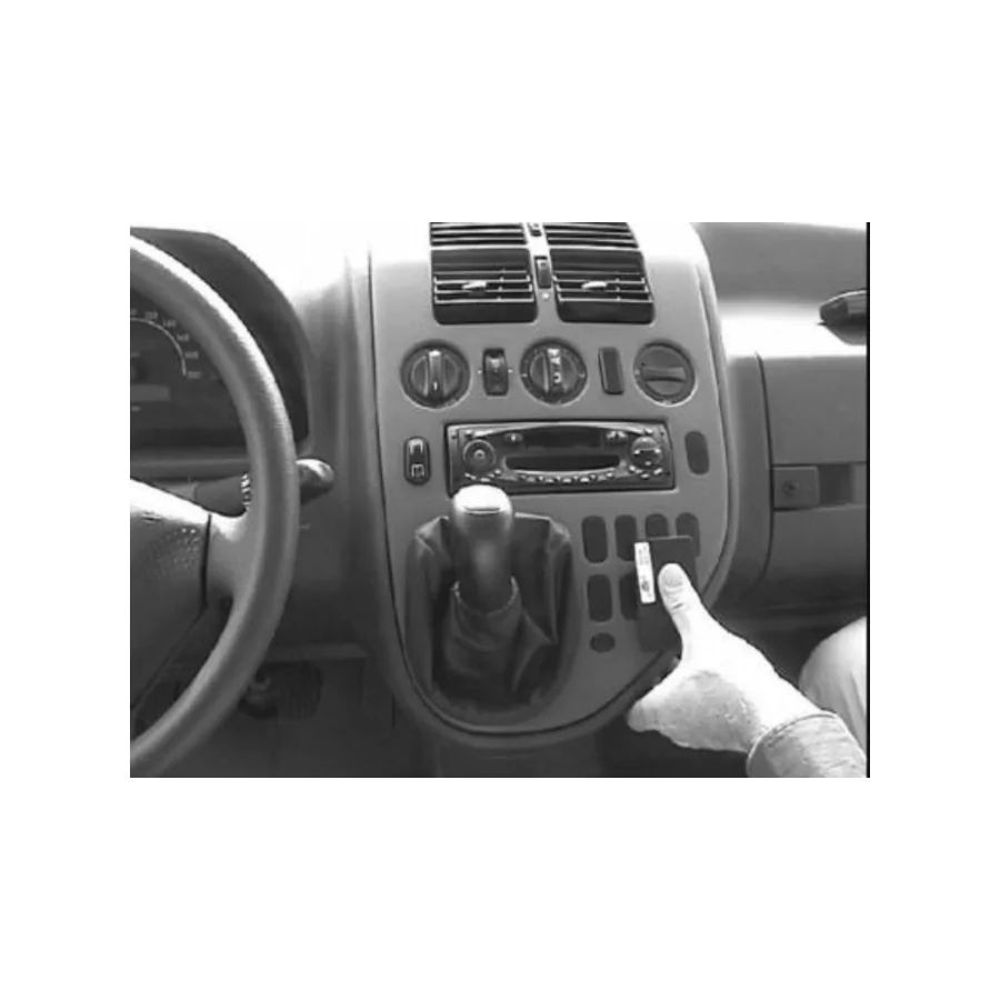 Bild 2 : 852729 : Brodit ProClip für Mercedes Vito (W638), ab Bj. 1999 bis 2003