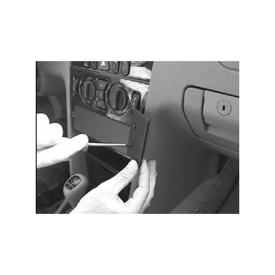 Bild 3 : 852786 : Brodit ProClip für Mercedes C-Klasse (W202), ab Bj. 1993 bis 1999