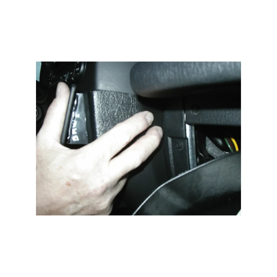 Bild 2 : 853224 : Brodit ProClip für Jeep Wrangler, ab Bj. 2003 bis 2006 (Nur bei Automatik!)