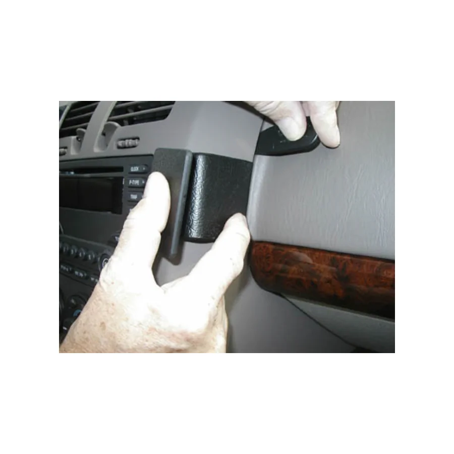 Bild 3 : 853304 : Brodit ProClip für Chevrolet Malibu, ab Bj. 2004 bis 2007