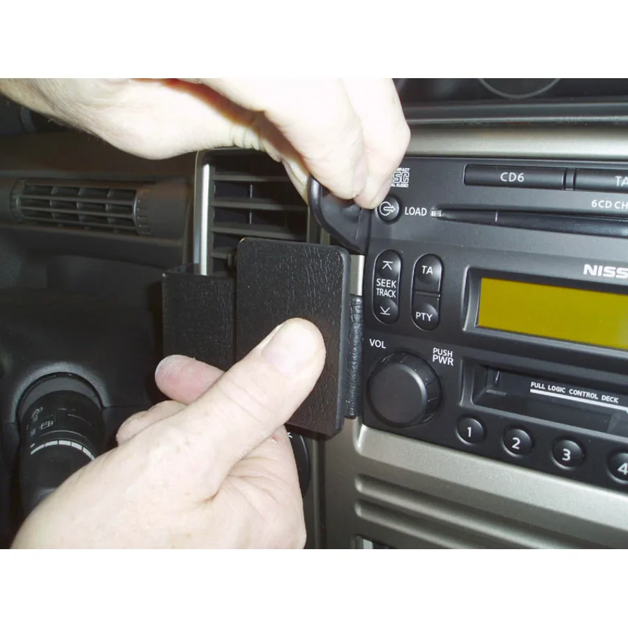 Bild 3 : 853367 : Brodit ProClip für Nissan X-Trail, ab Bj. 2004 bis 2007 (nicht bei Werksnavi)