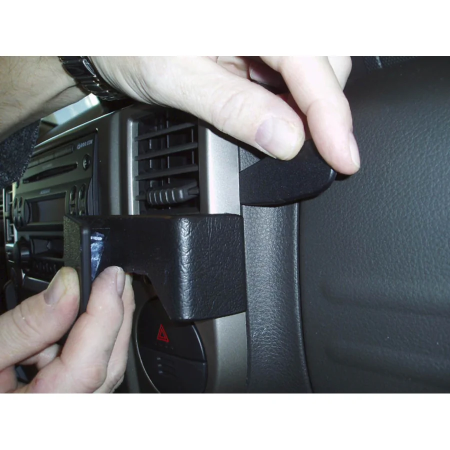 Bild 2 : 853368 : Brodit ProClip für Nissan X-Trail, ab Bj. 2004 bis 2007 (nicht bei Werksnavi)
