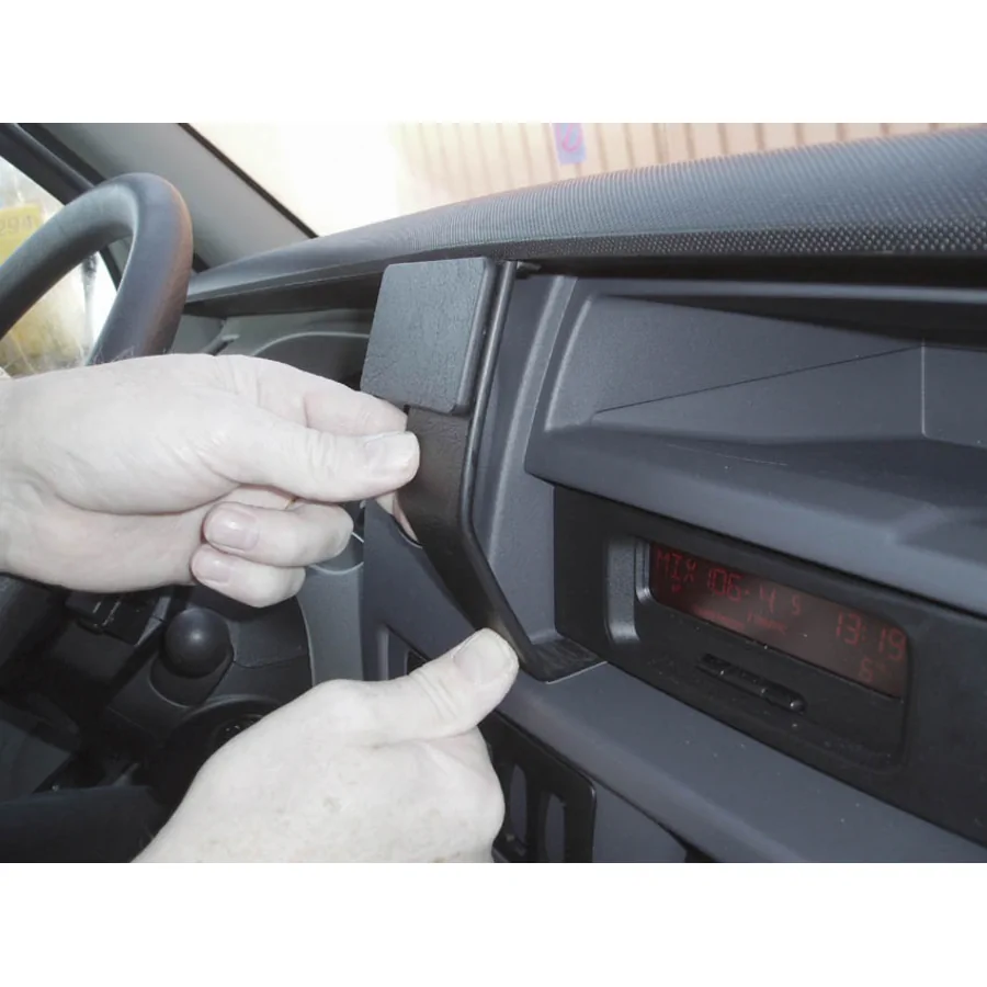 Bild 3 : 853375 : Brodit ProClip für Renault Master, ab Bj. 2004 bis 2010