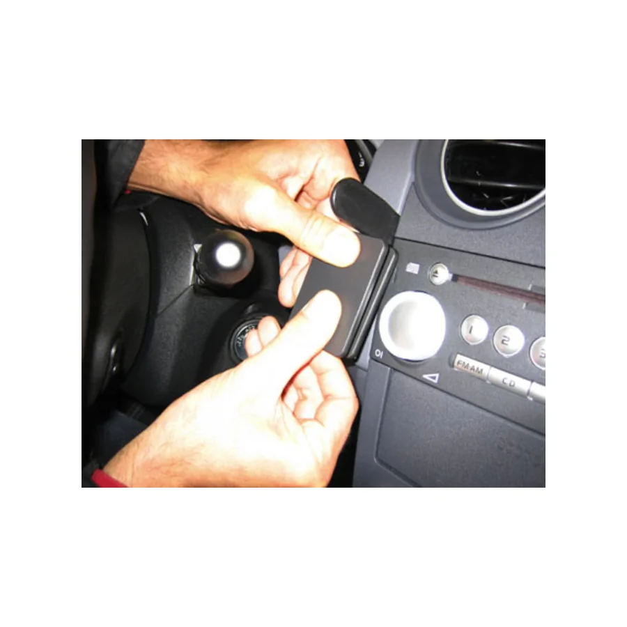 Bild 2 : 853529 : Brodit ProClip für Mitsubishi Colt, ab Bj. 2005 bis 2008