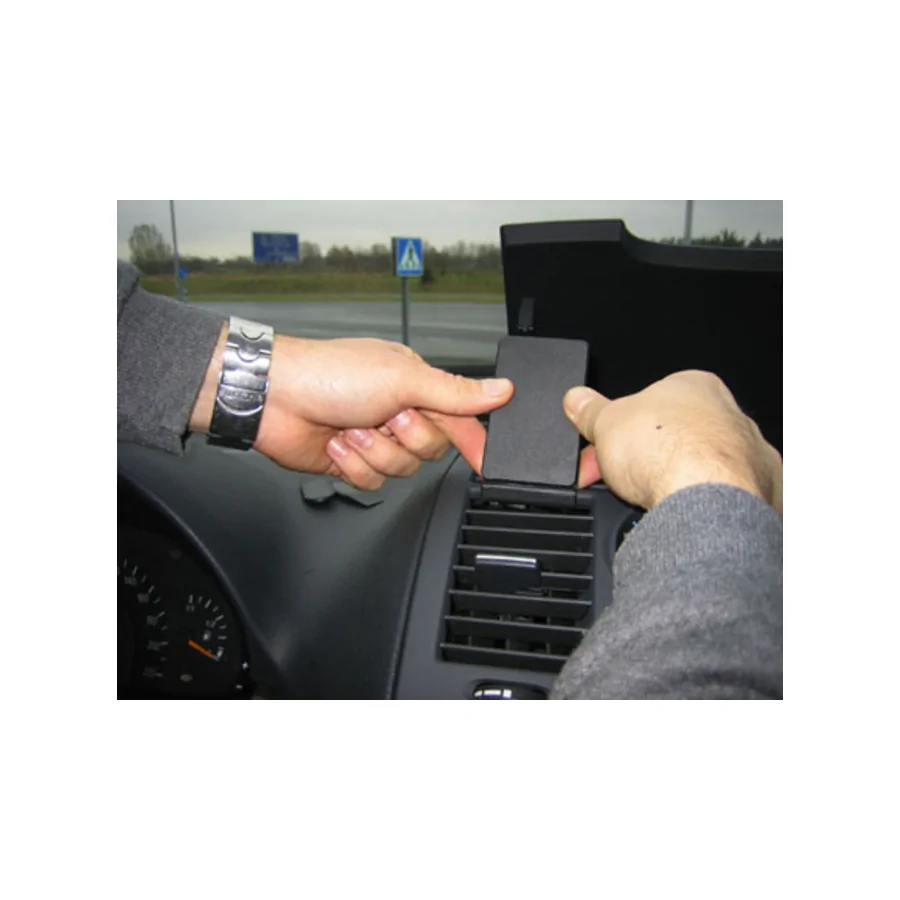 Bild 3 : 853569 : Brodit ProClip für Mercedes Vito (W639), ab Bj. 2003 bis 04/2014, NUR für Modelle mit einem Fach oben auf dem Armaturenbrett.