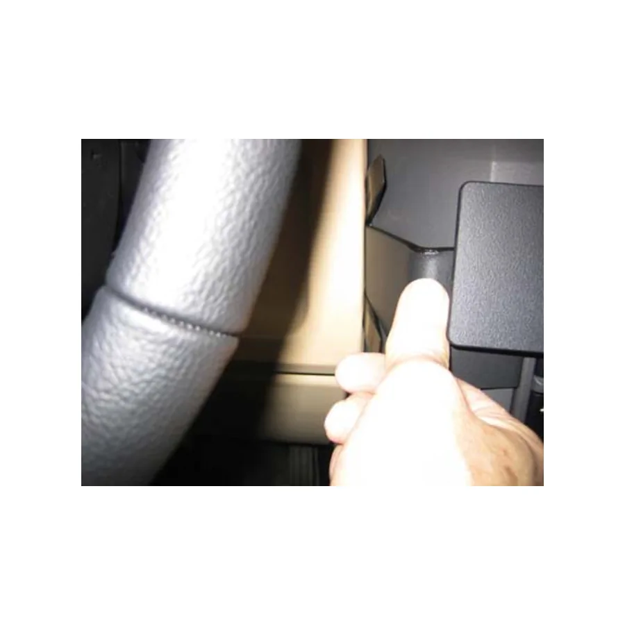 Bild 3 : 853572 : Brodit ProClip für Land Rover, Discovery III / LR3, ab Bj. 2005 bis 2009