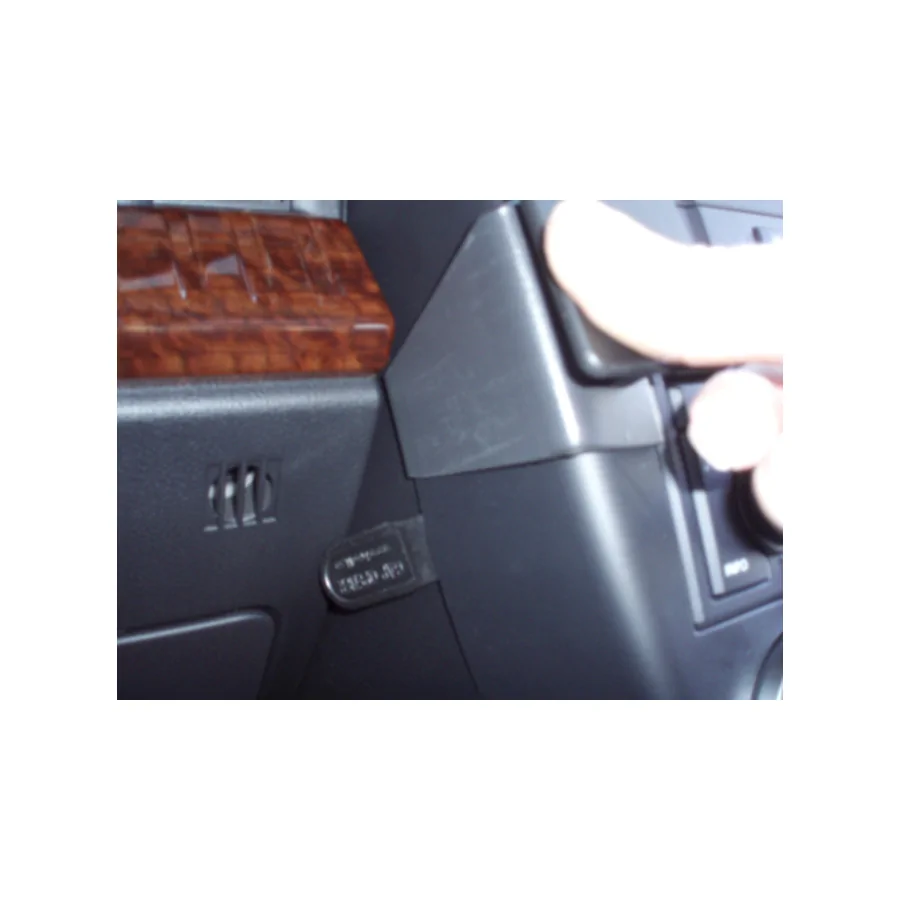 Bild 3 : 854004 : Brodit ProClip für Land Rover Freelander 2 ab Bj. 2007 bis 2013