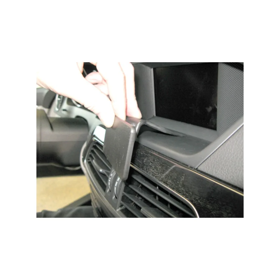 Bild 2 : 854618 : Brodit ProClip für Mercedes C-Klasse (W204), ab Bj. 03/2011 bis 02/2014 (Nicht für Modelle mit Aufklapp-Navigation!)